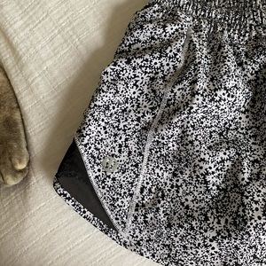 Lululemon Hotty Hot Low Rise Short